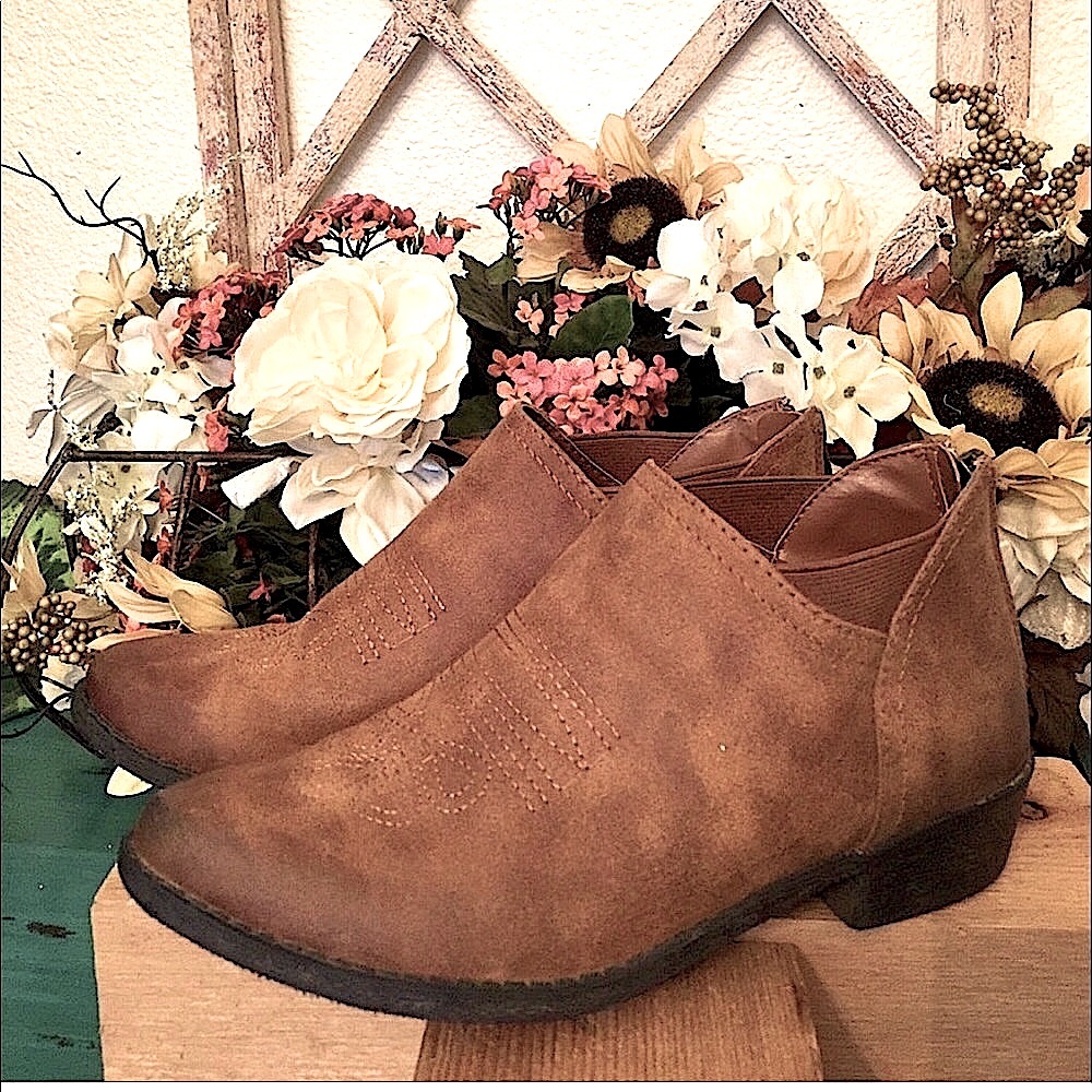 BROWN BOOTIES VEGAN LEATHER BOOTS RUBBER SOLES  CAT & JACK  6 1/2 DISTRESSED - Picture 2 of 2